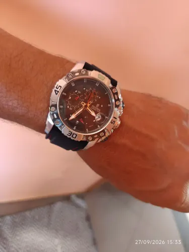 Relógio festina conservado.. pulseira nova