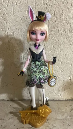 Boneca ever after high bunny Blanc! 