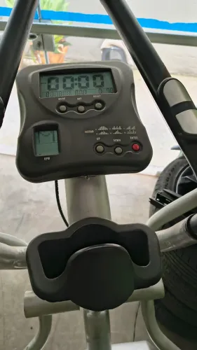 Elíptico Uniforce Profissional Eletromagnético 