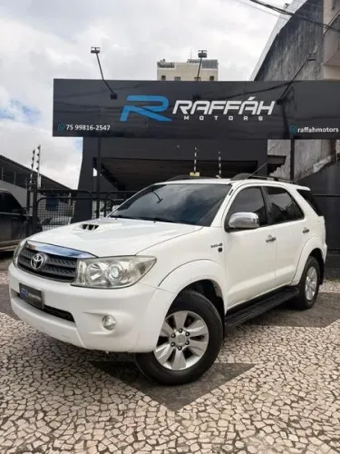 Toyota Hilux SW4 SR D4-d 4X4 3.0 TDI Dies. AUT 2011
