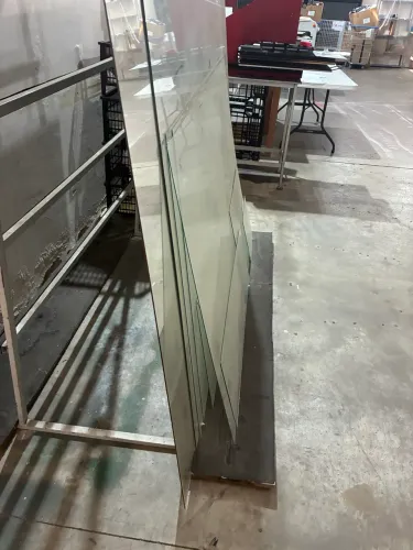Lote Vidraceiro: Suporte Cavalete + 2 Espelhos Grandes + Retalhos de Vidro