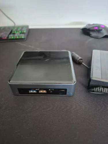 Mini PC Intel NUC-8i3BEK - Core i3 8ª Geração | 8GB RAM | SSD 120GB | Iris Plus 655