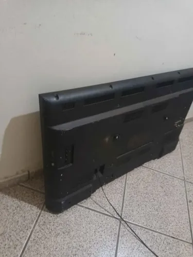 TV com defeito na tela