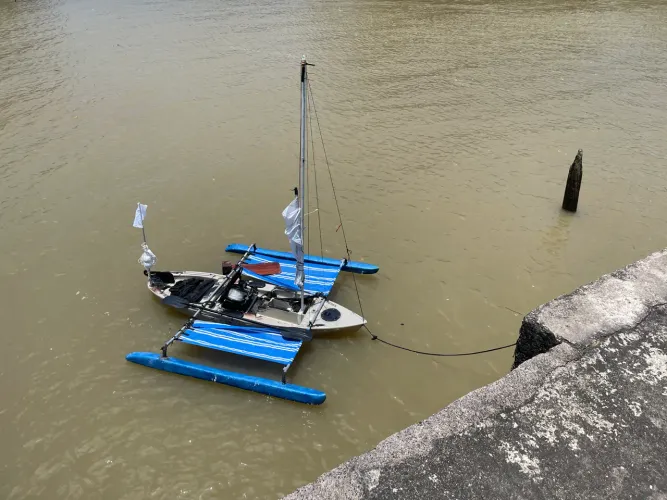Caiaque Tarpon com pedal, remo e vela