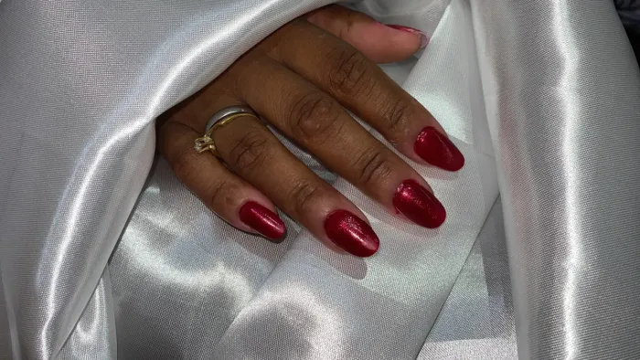 Manicure|Pedicure tradicionais e Postiças Realistas