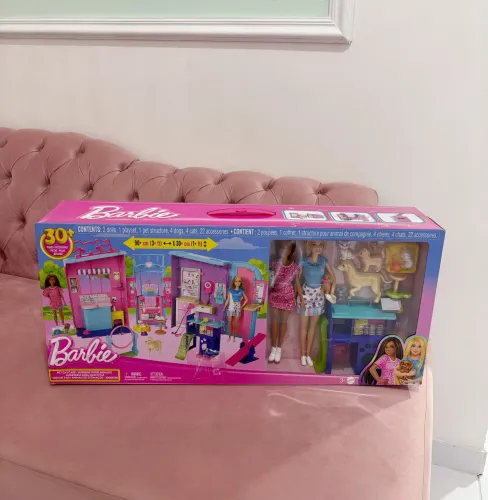 Barbie pet shop (LACRADO) com 2 Barbies inclusas