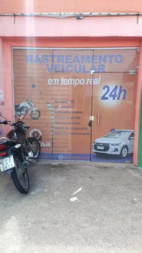 Porta de vidro completa com fechadura e ferragens2.05 altura 1.88 de largura <br>1.88 largura