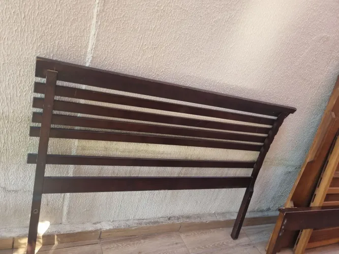 Cama de casal antiga usada