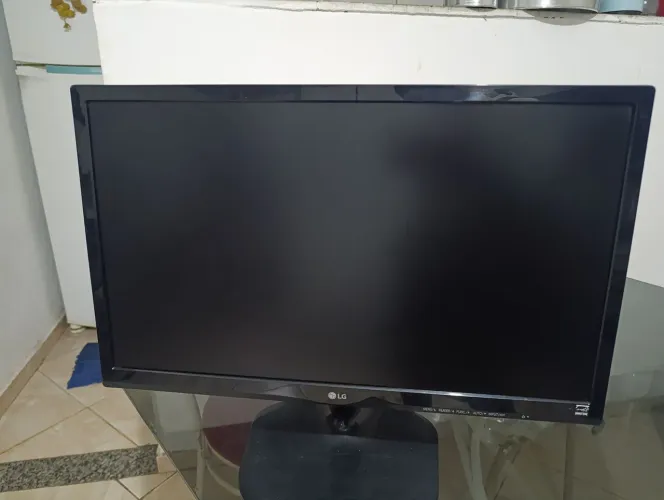 Monitor LG FLATON 23 POLEGADAS leia descrição
