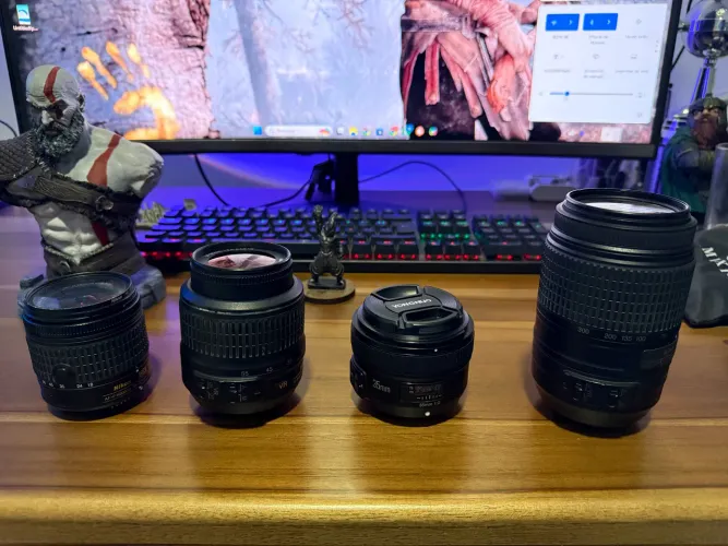 Câmeras fotográficas nikon 5300 e nikon D3000