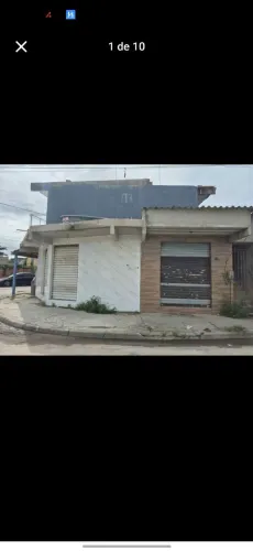 Troco por casa com quintal.