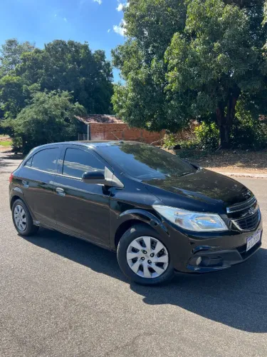 Chevrolet Onix Hatch LT 1.0 8V Flex Power Mec. 4P 2014