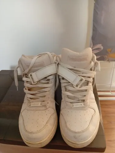 Tênis Adidas cano médio