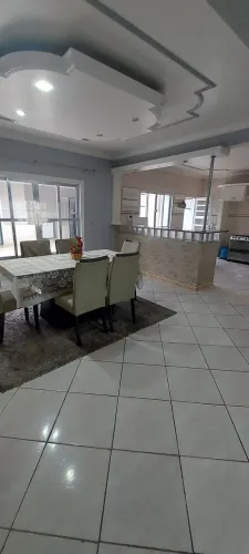 Jardim Sakura av. Das Torres linda casa Dúplex R$ 950mil