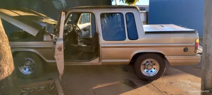 Ford F-1000 Super Diesel / Super Diesel Turbo 1986