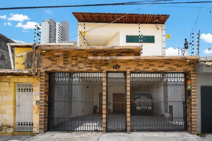 CASA ALTO PADRÃO À VENDA BATISTA CAMPOS | 220 m² | 4 SUÍTES