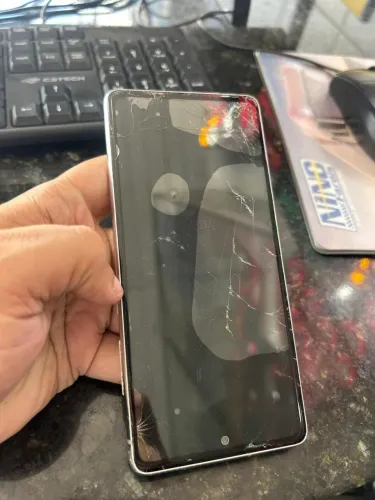 Samsung Galaxy S20 FE Snapdragon 128GB - Para Conserto ou Retirada de Peças
