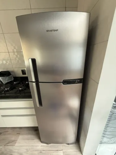 Geladeira Brastemp 375L BRM44HK Frost Free Duplex Extrafrio Fresh Zone Inox