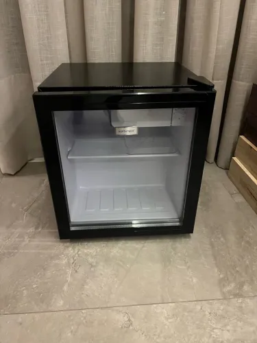 Frigobar porta de vidro 50L