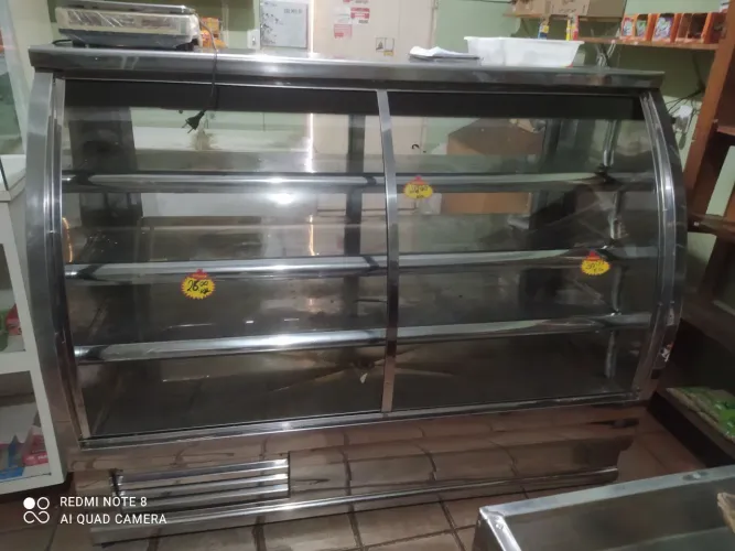 Vendo balcão frigorífico inox 2 metros.9,800,00