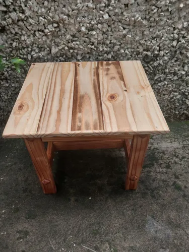 Mesinha de Canto/Apoio estilo farmhouse Rústica em Pinus Maciço - Nova!