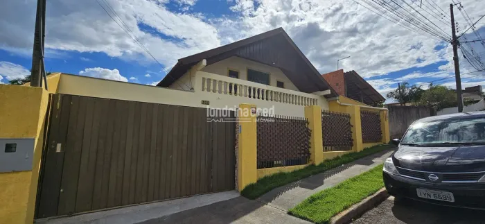 Sobrado com 2 Suítes, Sótão e Espaço para Toda a Família