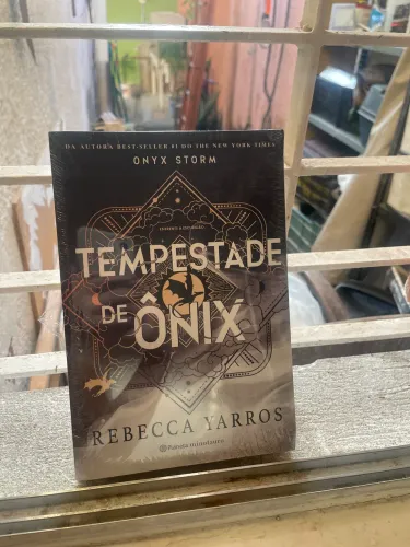 Tempestade de Onix - A quarta Asa NOVO