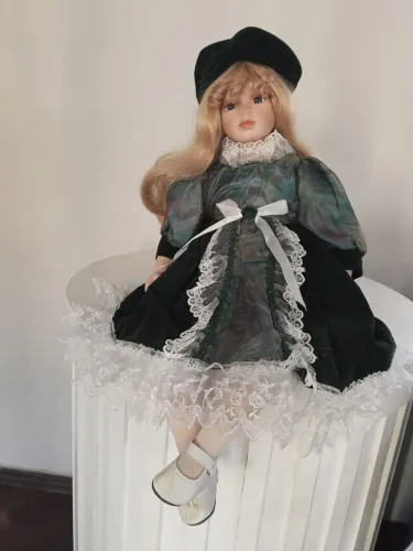 Boneca em Porcelana estou vitoriano