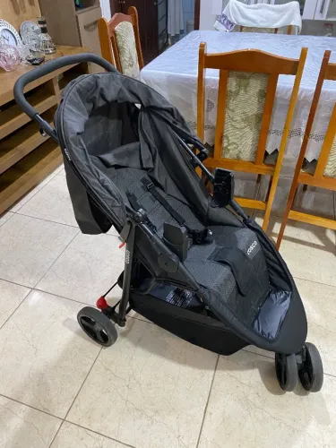 Carrinho de bebê - Cosco com bebê conforto