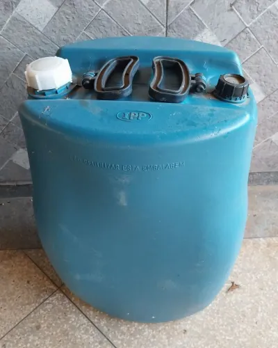 Vendo tambor de 50 litros por 50,00