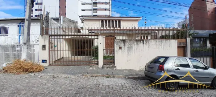 Casa Comercial Duplex em Lagoa Nova com 4/4, 250m², 2 Vagas de Garagem