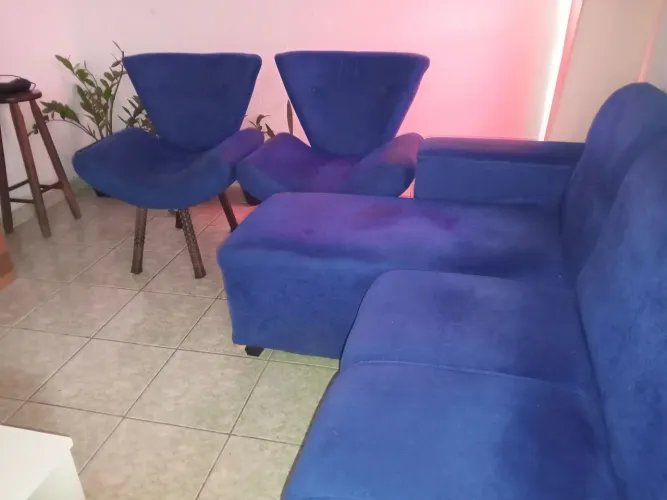 Sofá e jogo de poltrona, não faço entrega, pra retirar.