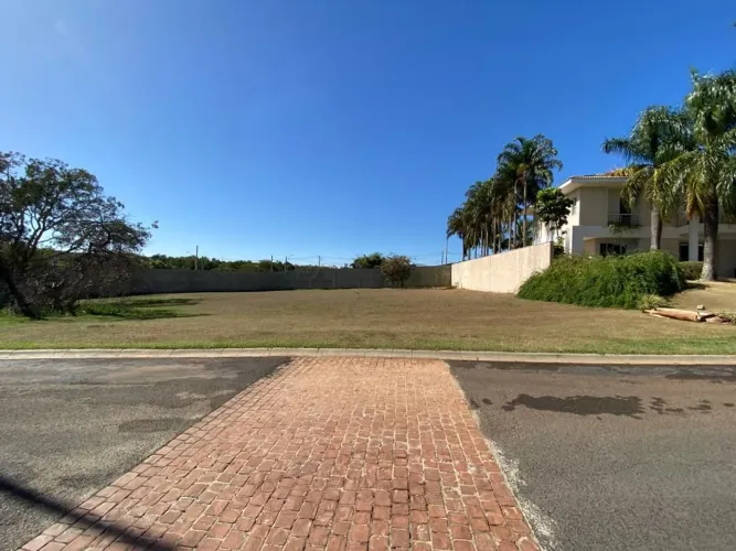 Terreno à venda no Condomínio Villa do Sol em Uberlândia