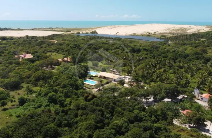 Hotel para Venda em Beberibe, Sucatinga, 18 dormitórios, 18 suítes, 20 banheiros, 60 vagas