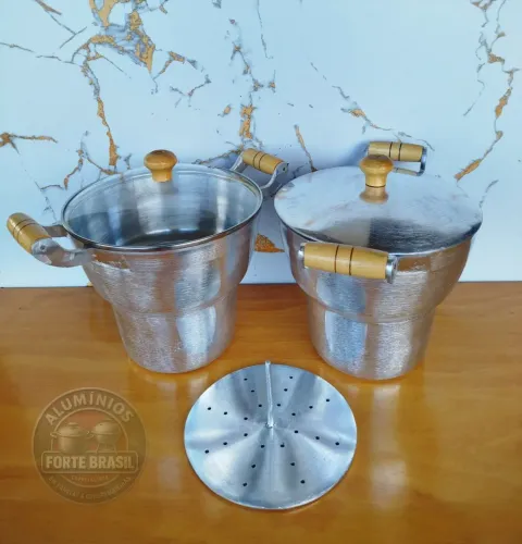 Cuscuzeiro em alumínio batido 20cm - 2l