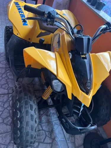 Quadriciclo Can am