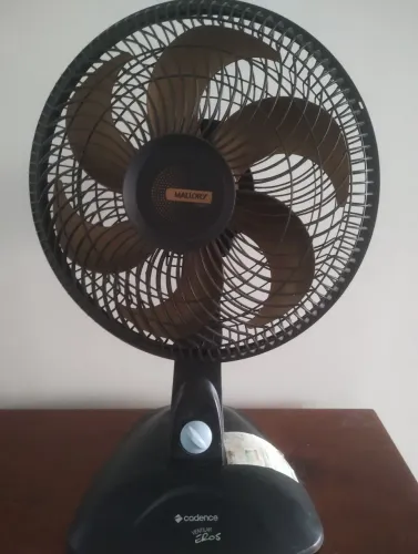 Vende ventilador de mesa pequeno cadence