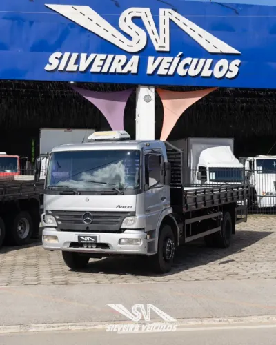 Mercedes-Benz Atego 1718 - Ano: 2008 - Carroceria