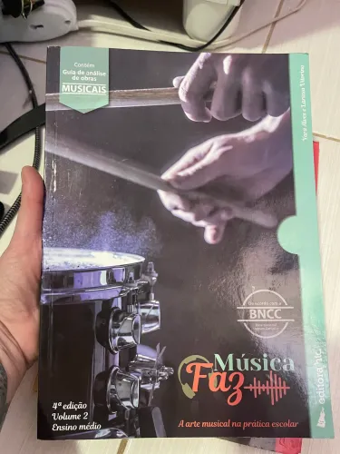 Livros ensino médio - artes cênicas, visuais e musicais