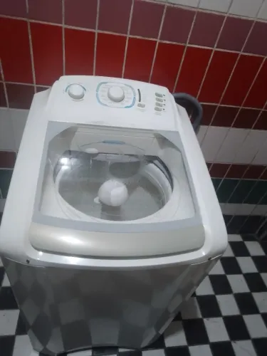 Máquina de lavar roupa Eletrolux turbo 10 kilos volt 220 valor $600