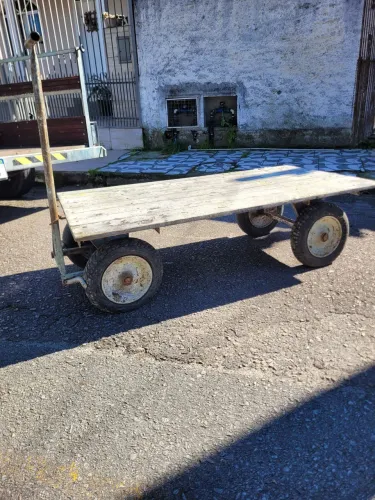 Carrinho plataforma para carga, entrego