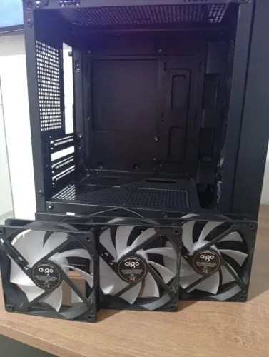 Gabinete Acegeek Stratus Mesh com 6 fans rainbow