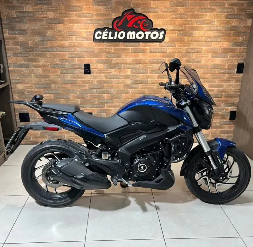DOMINAR 400 AZUL 2025/2025