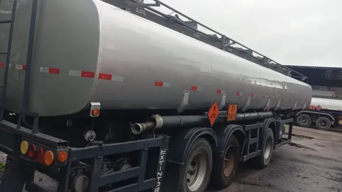 Vendo carreta tanque de combustível
