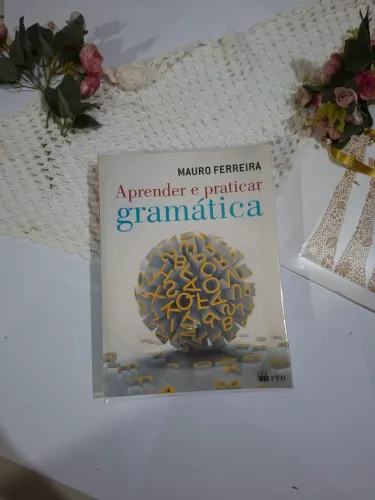 Livro Didático Aprender e praticar gramática 