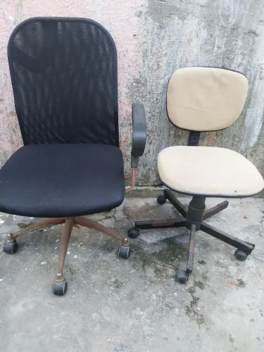 VENDO 2 CADEIRAS P ESCRITORIO PRECISANDO DE PEQUENOS REPAROS 130,00 as 2 cadeiras