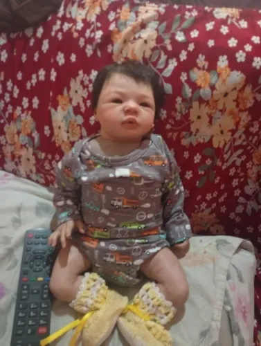 Vende-se uma bebê rebone