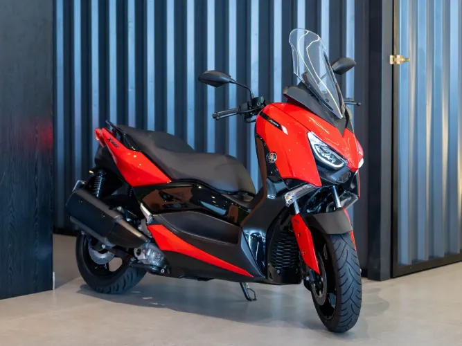 YAMAHA XMAX 250 2024