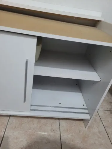 Armário de guardar roupas, em bom estado