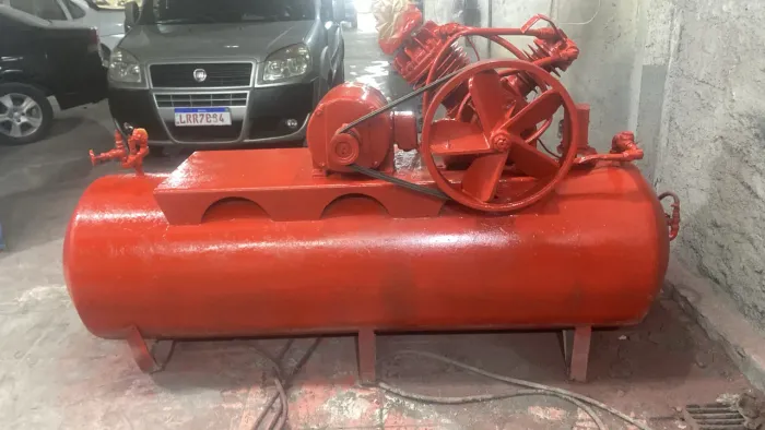 Vendo compressor Wainer industrial 40 pes
